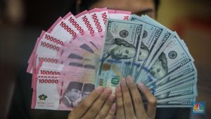 Breaking News! Rupiah Makin Melemah ke Rp17.300 per US$ | EQUITYWORLD SEMARANG