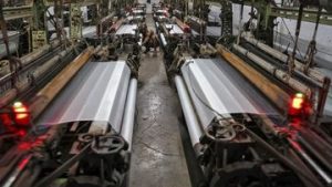 FOTO: Dari Kilang ke Lemari, Perang Iran Ubah Peta Industri Mode | EQUITYWORLD SEMARANG