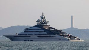 Superyacht Milik Taipan Rusia ‘Melenggang’ Lewati di Selat Hormuz, Kok Bisa? | EQUITYWORLD SEMARANG