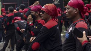 DPR Minta Pemerintah Cari Titik Tengah antara Buruh dan Dunia Usaha | EQUITYWORLD SEMARANG