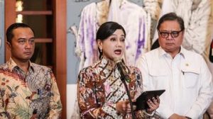 Bos OJK Respons BI Rate Naik ke 5,5 Persen dan Seruan ‘Sell Indonesia’ | EQUITYWORLD SEMARANG