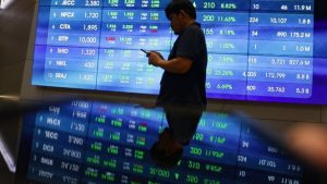 Hasan Fawzi Soroti IHSG Terus Memerah: Kalau Merah Terus, Berarti Ada yang Salah | EQUITYWORLD SEMARANG