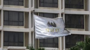 Karyawan Minta Pertimbangkan Dampak Sosial dan Ekonomi Eksekusi Hotel Sultan | EQUITYWORLD SEMARANG