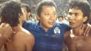 Mengenang Bertje Matulapelwa, Legenda Ambon yang Mengukir Momen Emas Bersejarah Timnas Indonesia | EQUITYWORLD SEMARANG