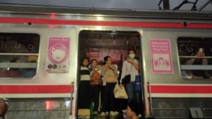 Pemerintah Pastikan Tarif KRL Tak Naik, Penumpang Justru Berpeluang Nikmati Ongkos Lebih Murah Lewat Integrasi | EQUITYWORLD SEMARANG