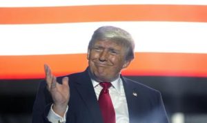 Trump Ancam Tarif 100 Persen bagi Negara yang Pajaki Perusahaan Teknologi AS | EQUITYWORLD SEMARANG