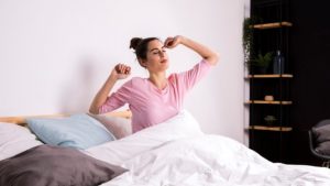 Bangun Tidur Sendi Terasa Kaku? Ini Penyebab yang Sering Dialami Usia 35 Tahun ke Atas | EQUITYWORLD SEMARANG