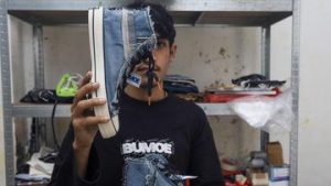 FOTO: Menyulap Jeans Bekas Menjadi Peluang Ekonomi Hijau | EQUITYWORLD SEMARANG