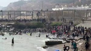 Fakta di Balik Ribuan Imigran Berenang Menuju Ceuta, Spanyol | EQUITYWORLD SEMARANG