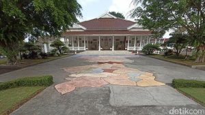 Bupati Terkaya di Jawa Hidup Serba Mewah, Rakyatnya Melarat | EQUITYWORLD SEMARANG