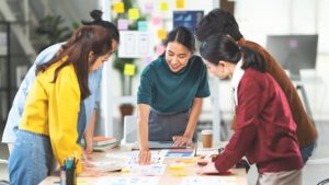 Di Balik Target dan KPI, Ada Ancaman Burnout yang Tak Terlihat | EQUITYWORLD SEMARANG