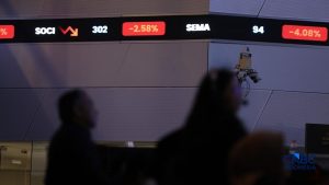 IHSG Melemah Sebelum Libur, Asing Kompak Jauhi 10 Saham Ini | EQUITYWORLD SEMARANG