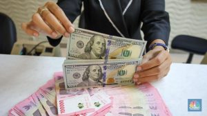 Rupiah Ditutup Loyo, Dolar AS Naik ke Rp17.865 | EQUITYWORLD SEMARANG