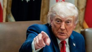 Trump: Negara yang Bantu Iran Bakal Hadapi Konsekuensi Ekonomi Berat | EQUITYWORLD SEMARANG