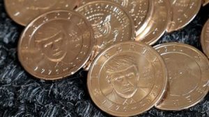 FOTO: Koin US$ 1 Bergambar Trump Ludes Terjual di Hari Rilis | EQUITYWORLD SEMARANG