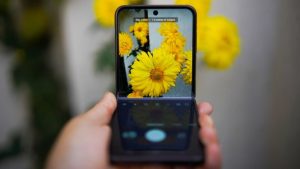 HP Layar Lengkung Sudah Ganti Display tapi Muncul Garis? Kesalahan Pemasangan Ini Sering Nggak Disadari | EQUITYWORLD SEMARANG